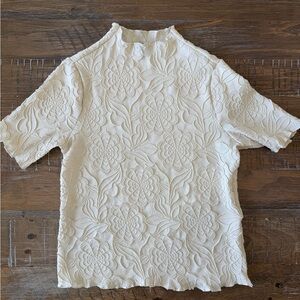 Adrianna Papell gorgeous Ivory Floral Lace Tee